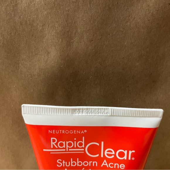Neutrogena Rapid Clear Stubborn Acne Cleanser Face Wash Cleaner 125ml Treatment - Picture 2 of 4